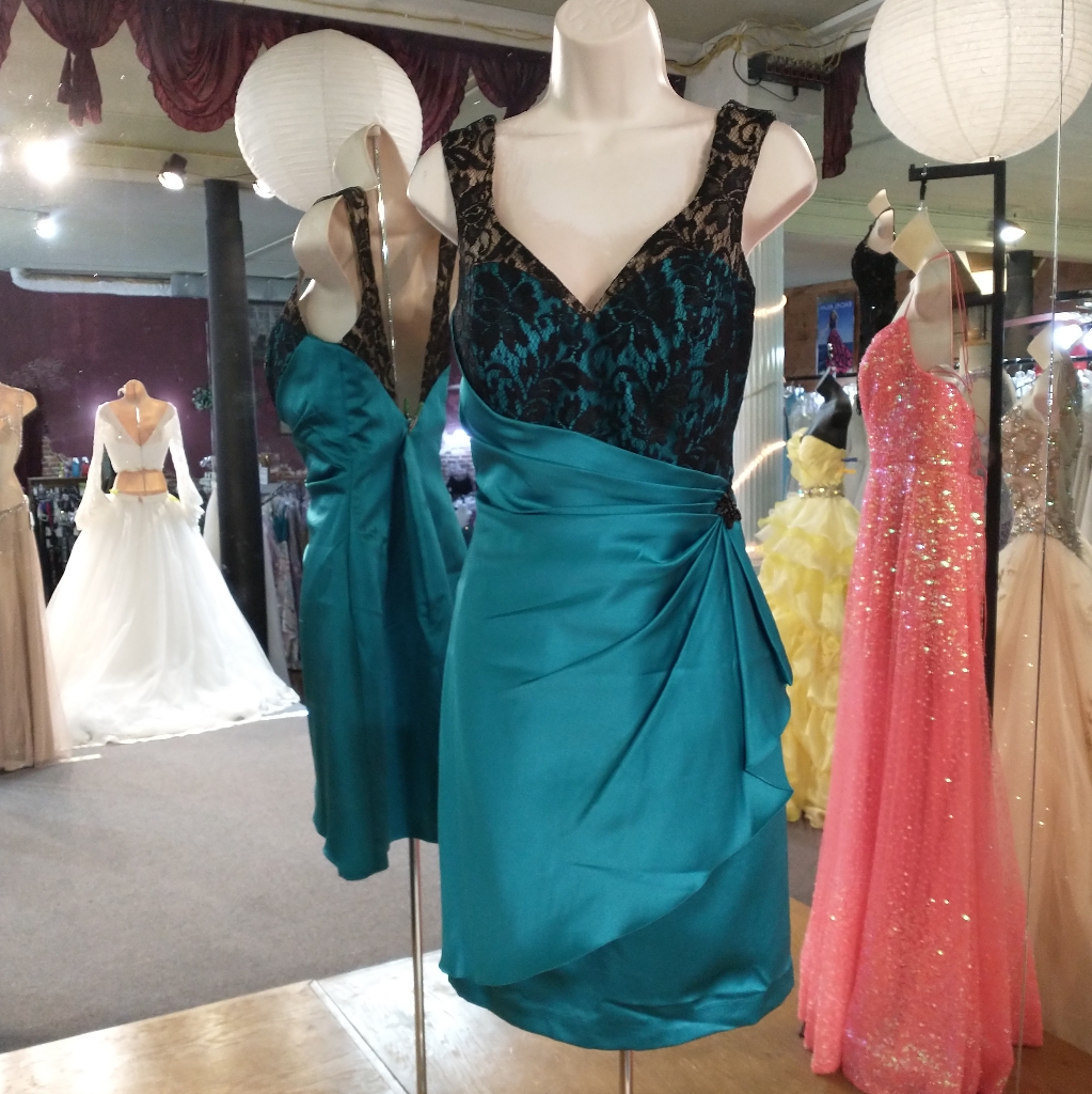 Da Vinci Lace Layered Bodice Bridesmaid Dress